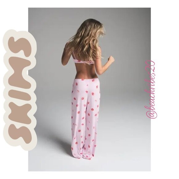 SKIMS Sleep Straight Leg Pant Cherry Blossom Lipstick Medium NWT - Picture 3 of 5